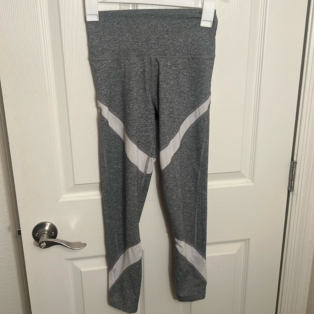Aerie gray with white mesh joggers/leggings